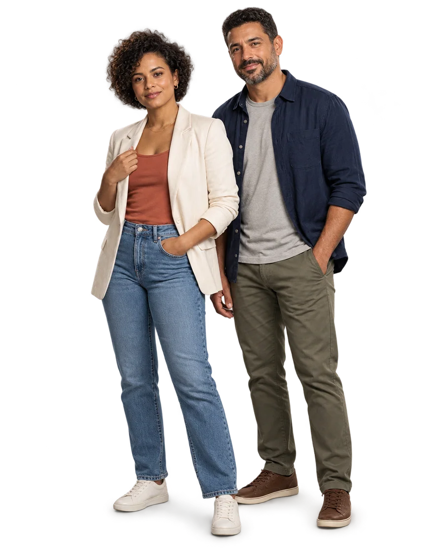 Dois personagens realistas originais, uma mulher de blazer claro e um homem de camisa azul, de corpo inteiro